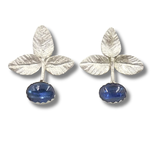 Click to view detail for DKC-2136 Earrings, 3 Leaves and Kyanite, Posts $110